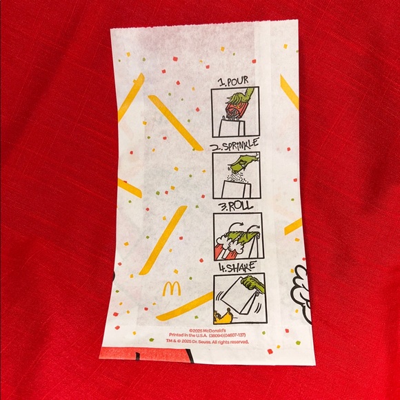 Nwot McDonald’s The Grinch Meal Green The Grinch Was Here Socks and Shaker Bag - Picture 7 of 7